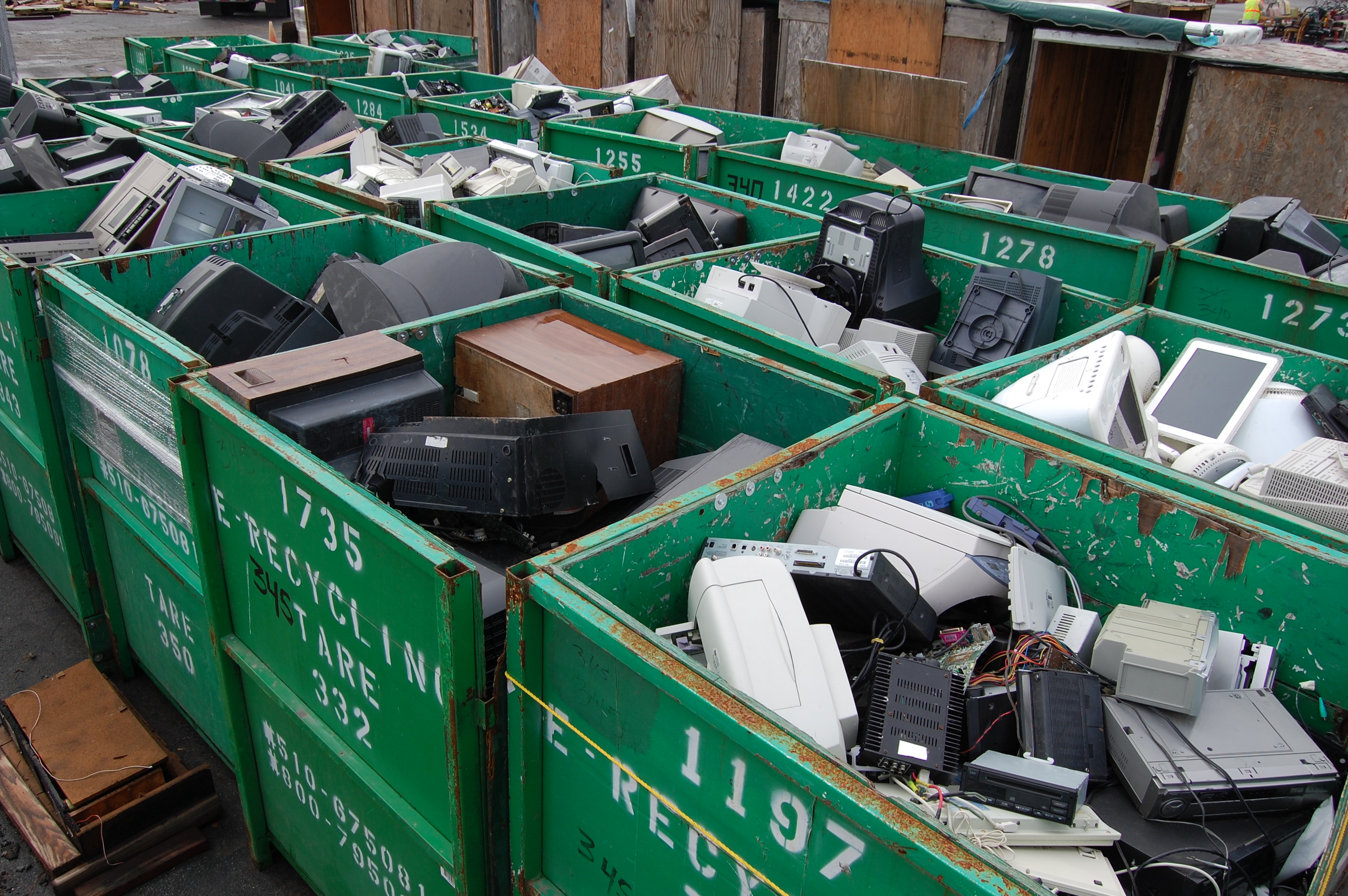 Apa Itu E-Waste dan Dampaknya